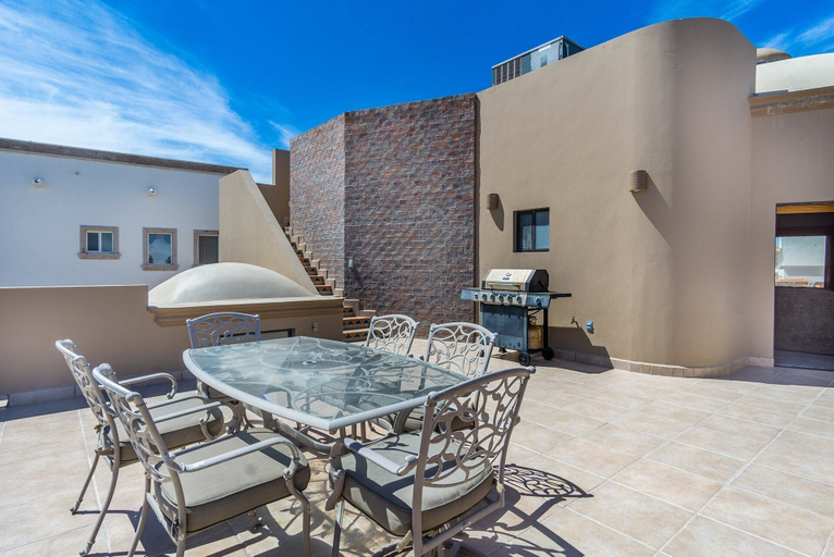 BBQ/picnic area 4, Casa Los 6 Amigos Luxurious Gem Ocean View Sandy Beach, Puerto Peñasco