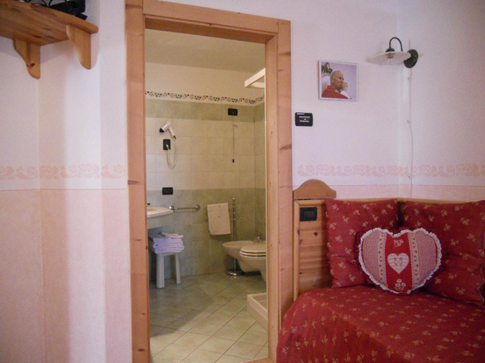 Bathroom 2, Hotel Garni Salvanel, Trento