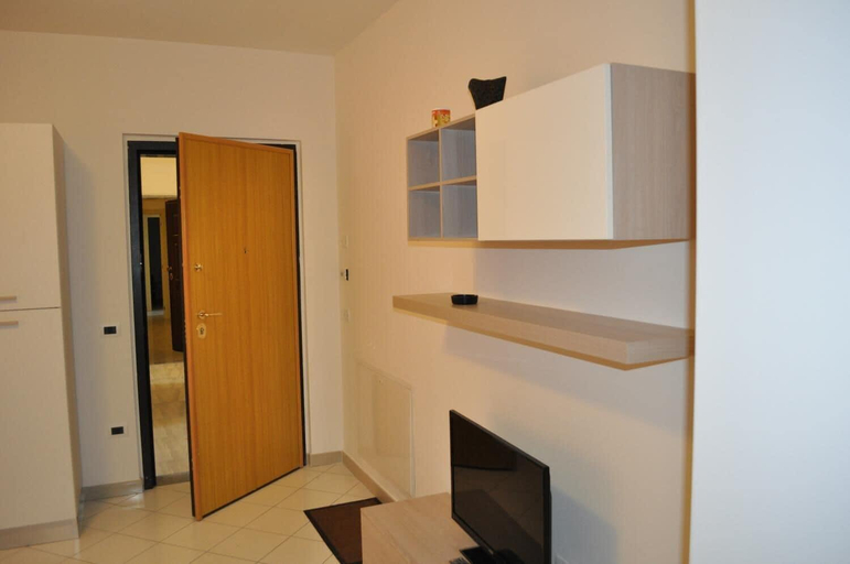 Others, Residence Le Groane, Milano