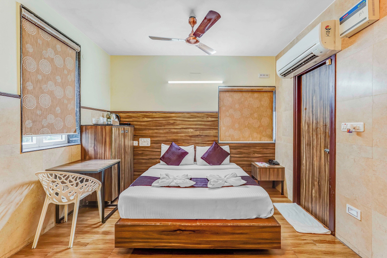Room 3, Season 4 Residences Near US consulate, Chennai