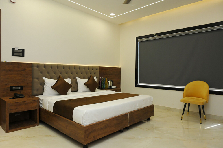 Room 5, hotel sapphire, Gwalior