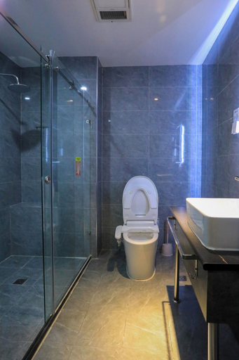 Bathroom 2, 50100 Hotel, Mörön
