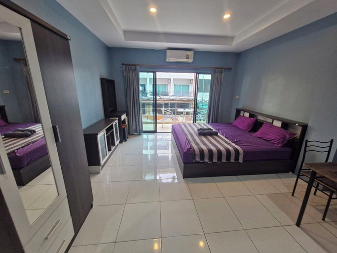 Bedroom 2, Orient Hotel, Pattaya