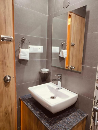 Bathroom 3, The Nexus, Bangalore