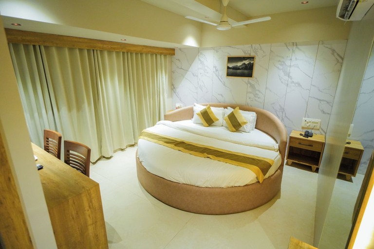 Bedroom 4, Hotel Amber Paramount, Mumbai Suburban