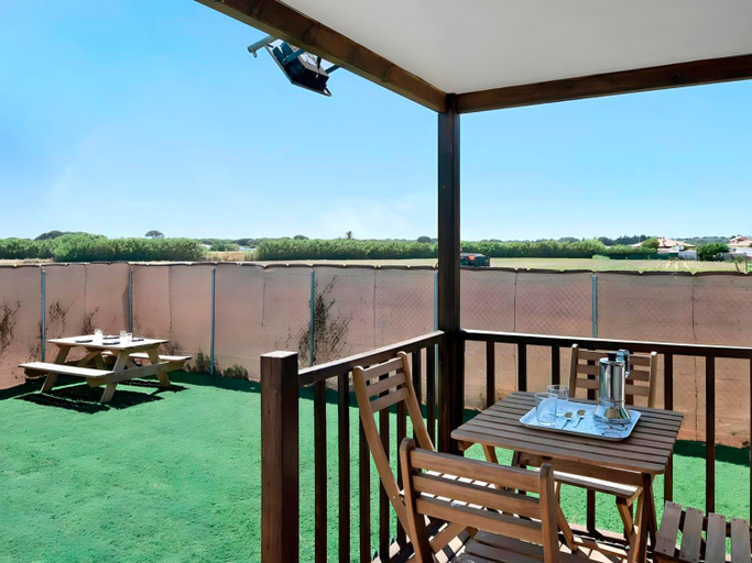 4, Bungalow cerca de la playa con piscina, jardin y wifi, Cádiz