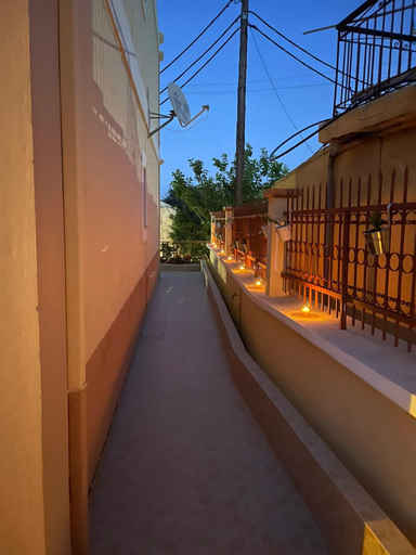 Others 5, Villa Pinotsi, South Aegean