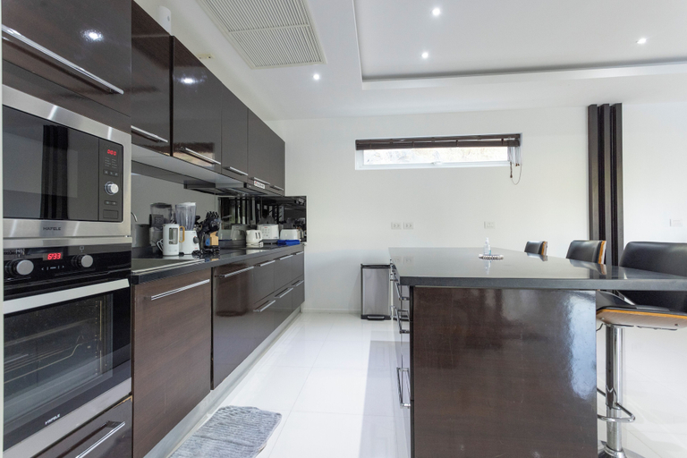 Private kitchen, Oceanview 4BR Villa Jacuzzi Escape V180, Pulau Phuket