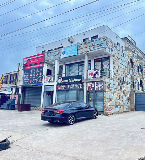 Exterior, TN Residence, Tema