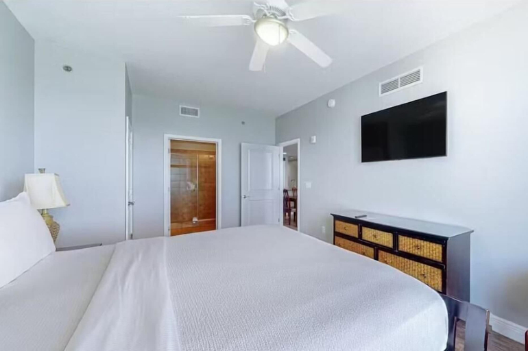 Room 3, Sterling Breeze 1207, Bay