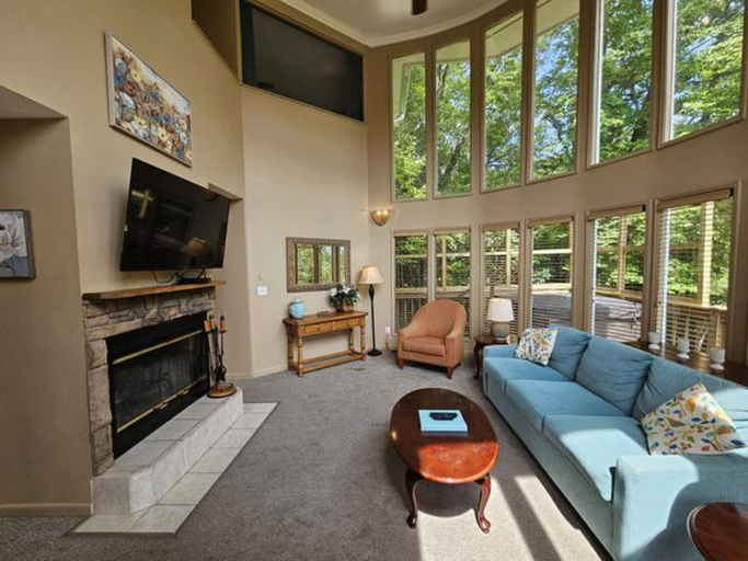 Living room 3, 21A Edelweiss, Sevier