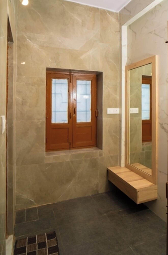 Bathroom 2, Devdarshan Hotel And Restaurant, Udaipur