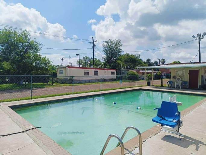 Outdoor pool 3, Pen Ann by Capital O Pharr/McAllen TX, Hidalgo