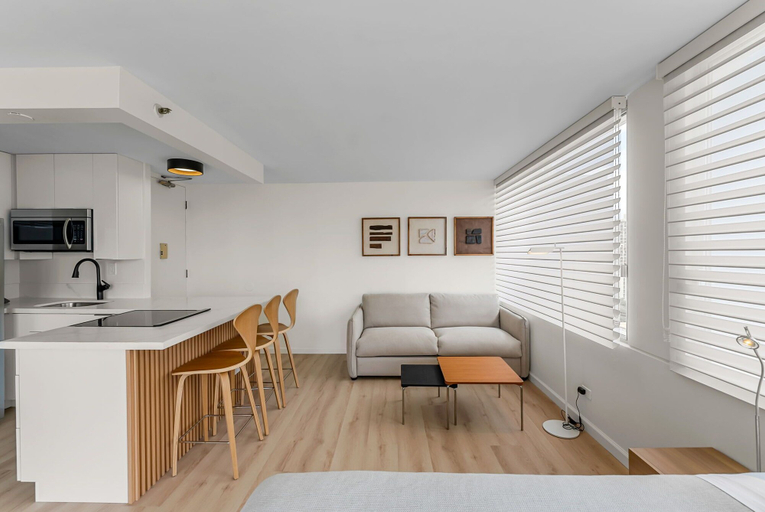 Living area 4, Newly Innovated Oceanview Beach Condo - Sauna Pool, Honolulu