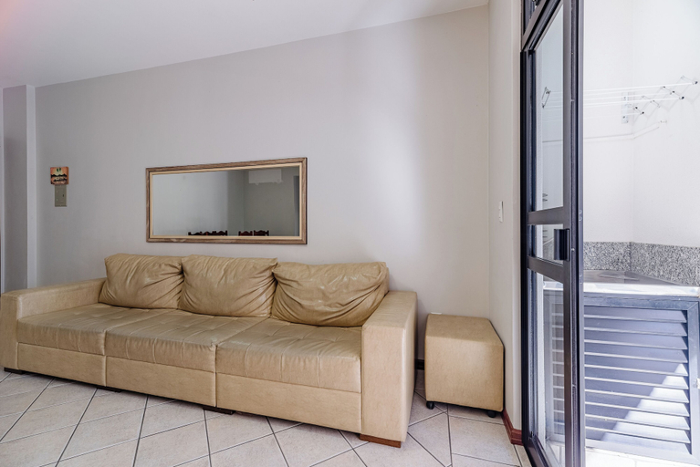 Living area 4, Apt w/ Balcony 150m From Sea Meia Praia Rcb405, Itapema