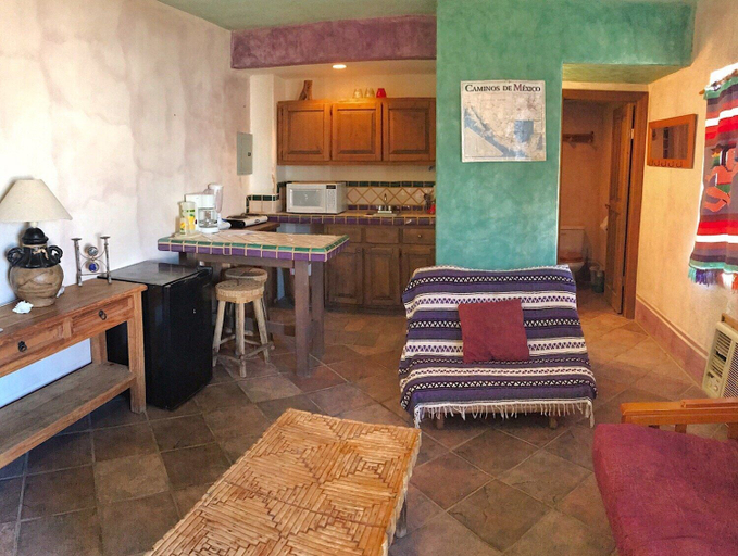Living area, El Pueblo A7 Luxury Home Condo Great for Couple, Puerto Peñasco