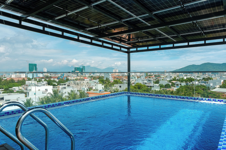 Rooftop pool 2, Serene Sea Beach Hotel Danang, Da Nang
