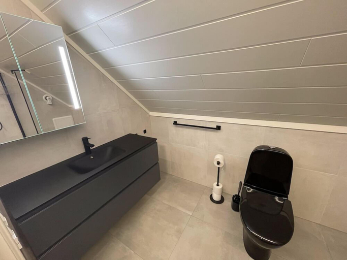 Bathroom 5, Havnnes Handelssted, Nordreisa