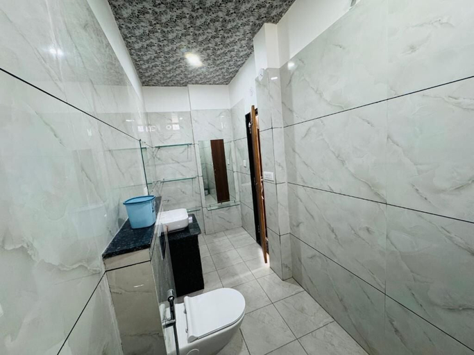 Bathroom 4, Bp Lake View, Udaipur