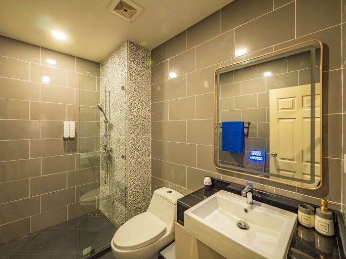 Bathroom 2, The Terraza Condotel, Ko Samui