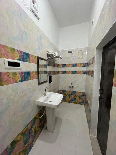 Bathroom 3, ThE MeHrOtRa ReSoRt, Faizabad