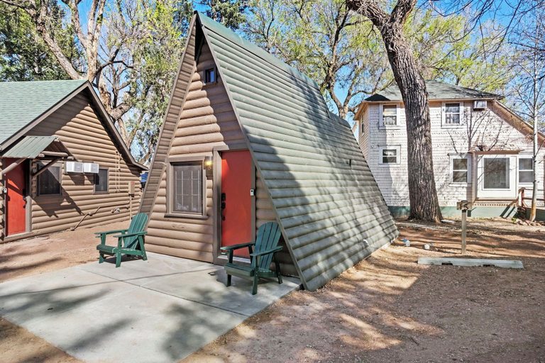 Primary image, Timber Lodge Cabin 15, El Paso