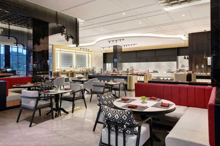Food & Drinks 5, Grand Mercure Batam Centre, Batam