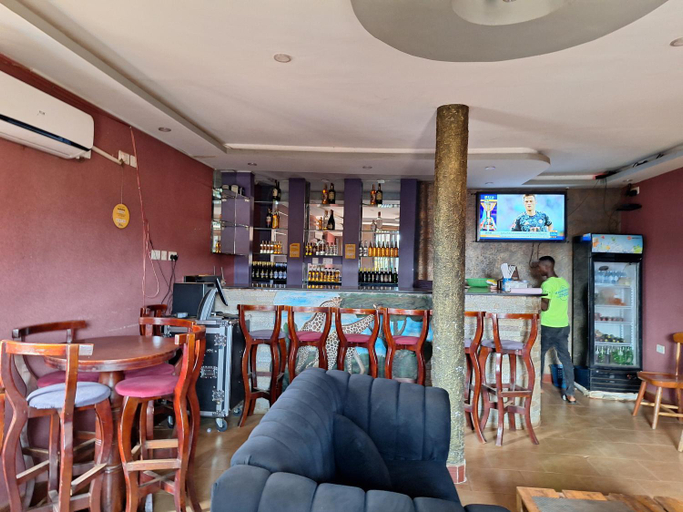 Others 5, Kitara Junction Point Motel, Busiiro