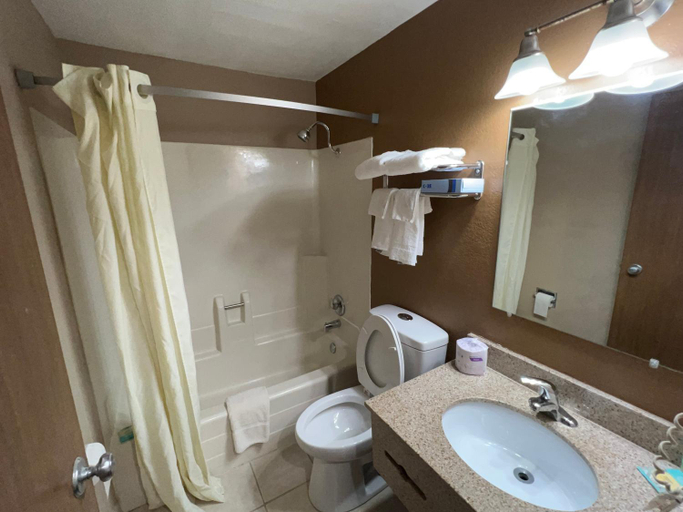Bathroom 2, Dickinson Inn, Stark
