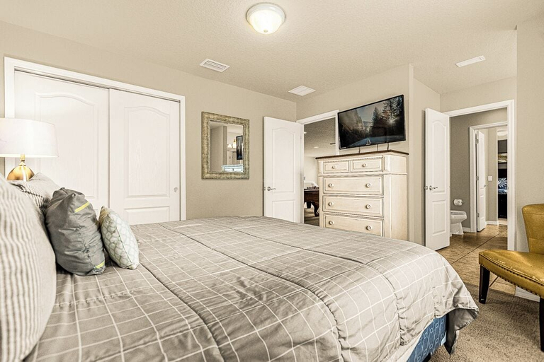 Room 4, 9BR Luxury Vacation Villa near Disney, Osceola
