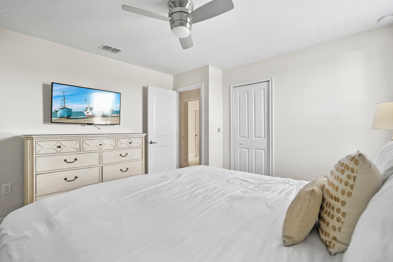 Room 5, Orlando Adventure Your 8B villa getaway, Osceola