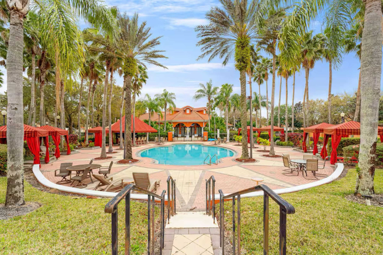 Pool 5, Tropical Oasis on Hypolita, Polk