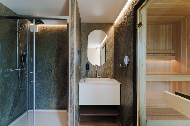 Bathroom 5, L'Escale Royale Verneuil-sur-Seine, Yvelines