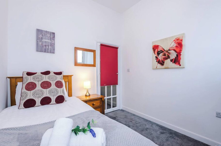 Room 2, 104 Brook Street, Cheshire West and Chester