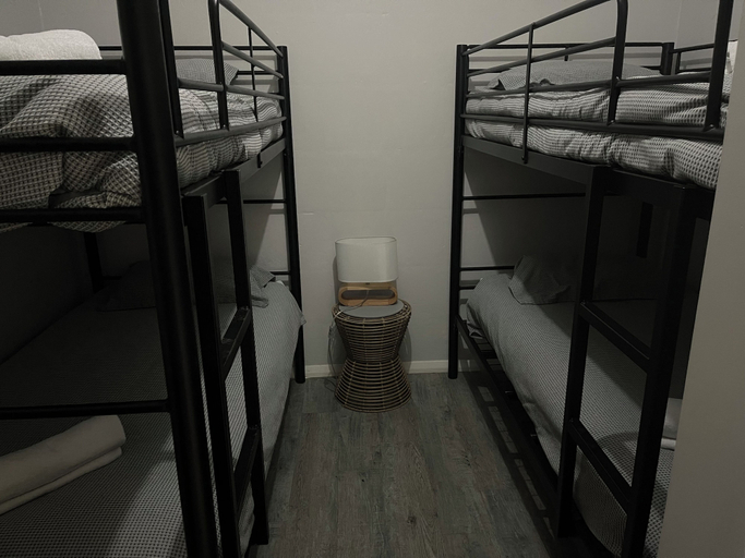 Room 5, Beachport Caravan Park, Wattle Range - West