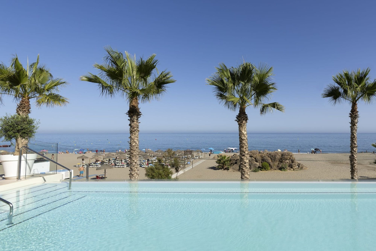 Room 2, Stunning Seafront Apartment in Carvajal Beach, Málaga
