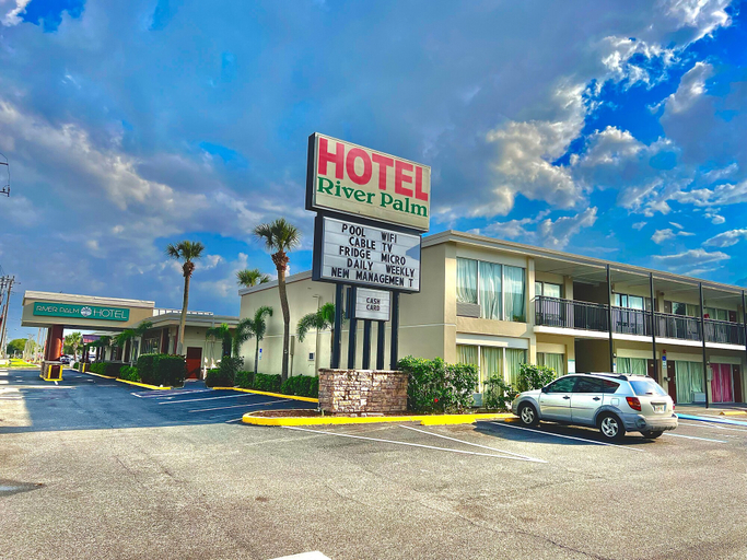 Exterior & Views 4, River Palm Hotel, Brevard