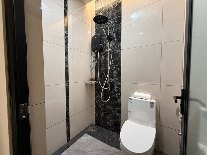 Bathroom 2, OYO 91193 Hi Inn Sibu Jaya, Sibu