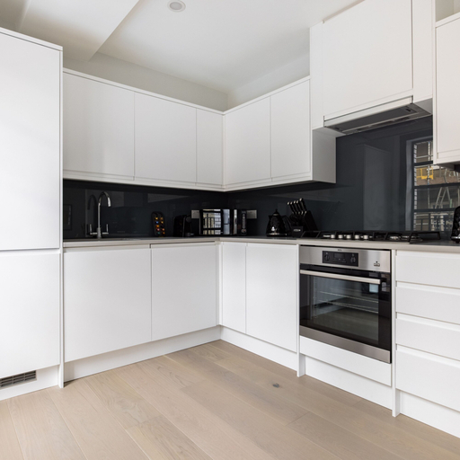 Room 2, Vibrant Leicester Square 2BR - Netflix Nespresso, London
