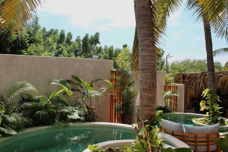 Room 2, Zicatela - Pools D Clean Wifi-ac in Bedroom -14, Dist. Pochutla