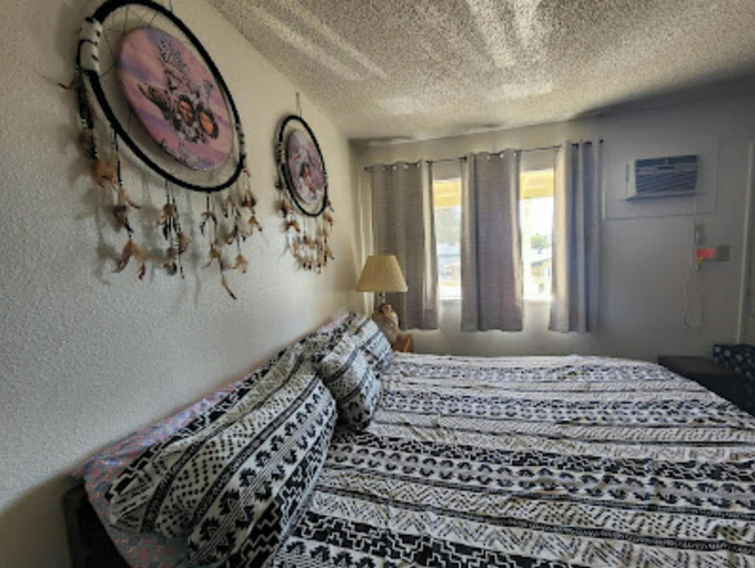 Room 4, Columbia Inn Motel CA 49, Tuolumne