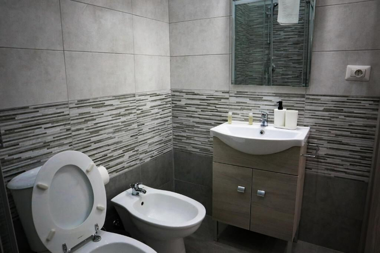 Bathroom 4, Ciuri's House, Catania