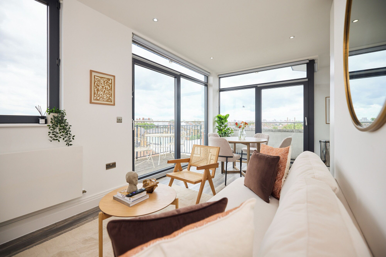 Living area 2, The Harlesden Outlook, London