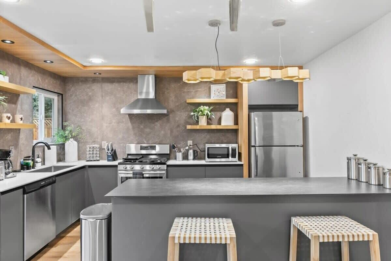 Private kitchen 4, @ Marbella Lane - Modern 3broasis 15-min to Levi's, Santa Clara