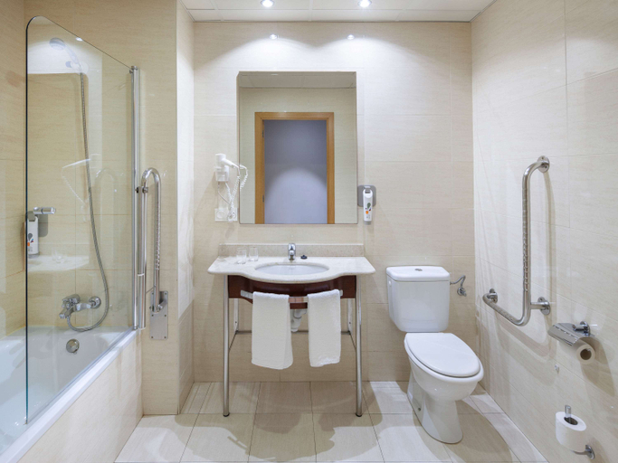 Bathroom 4, Ibis Styles Pamplona Noain, Navarra