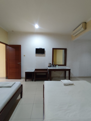 Newly Frances Hotel Cipaganti - Tap to explore photos