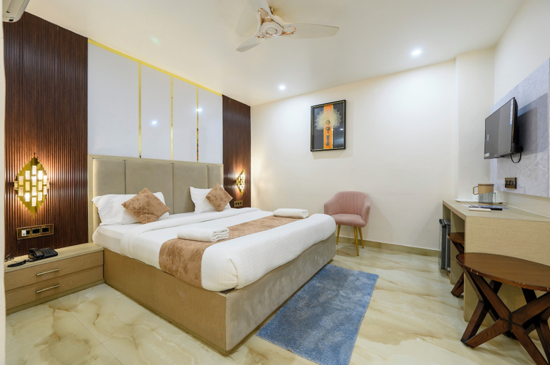 Room 4, Prince Diamond Hotel, Varanasi