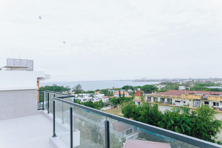 Poolside bar, Glorious Luxury Apartments, Kinondoni