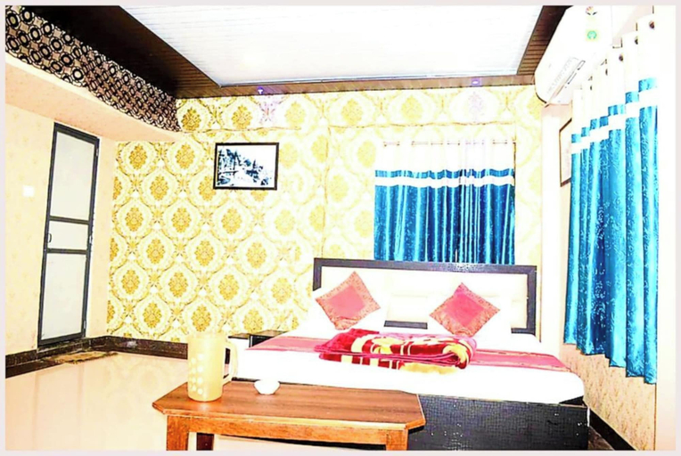 Room 5, Hotel HR Kashi Viswanath Temple, Varanasi