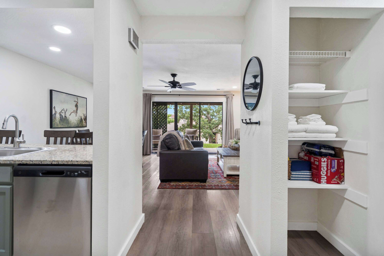Interior 5, Leisure Nest Escape For 7, Taney